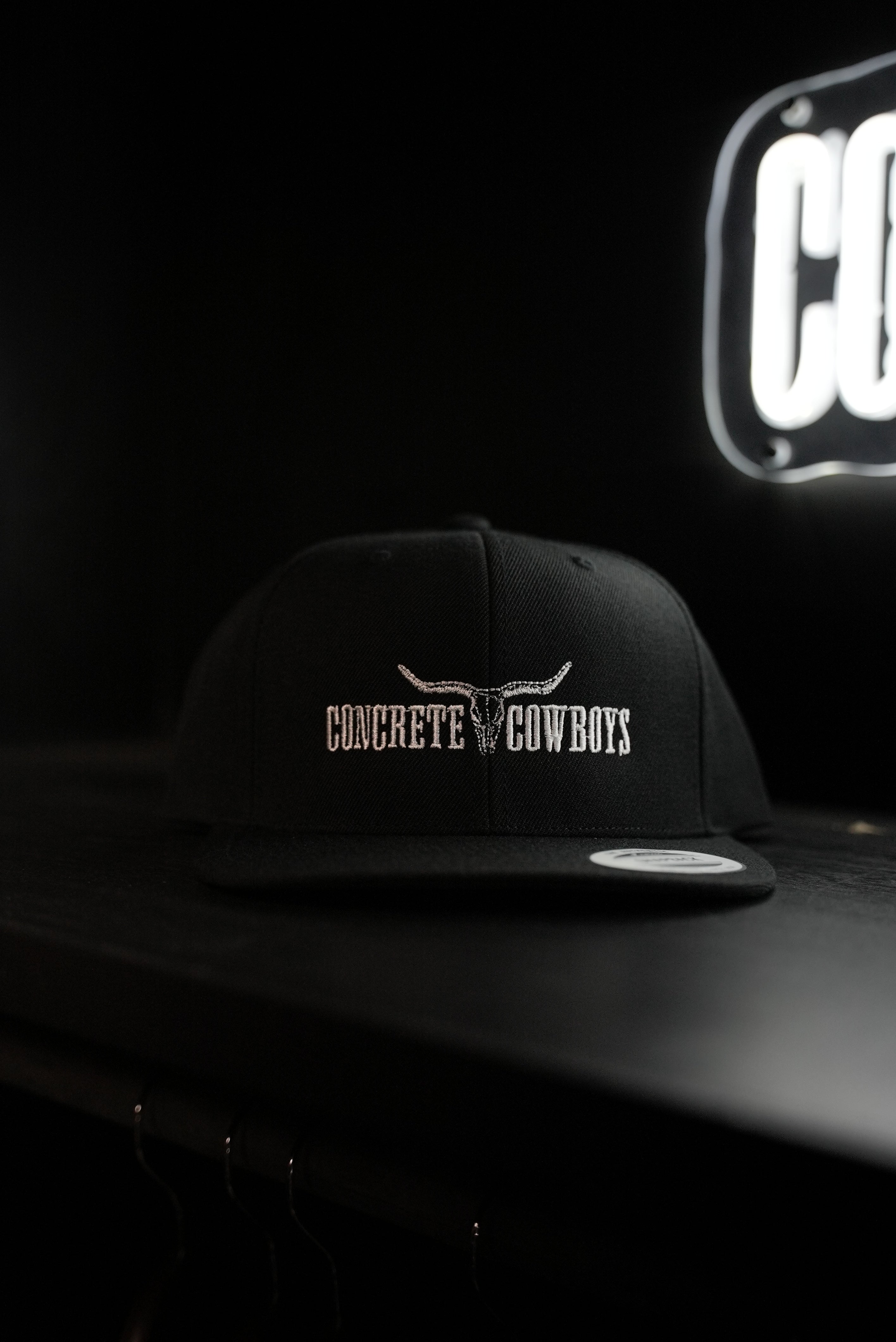 Snap Back - Black 6 Panel